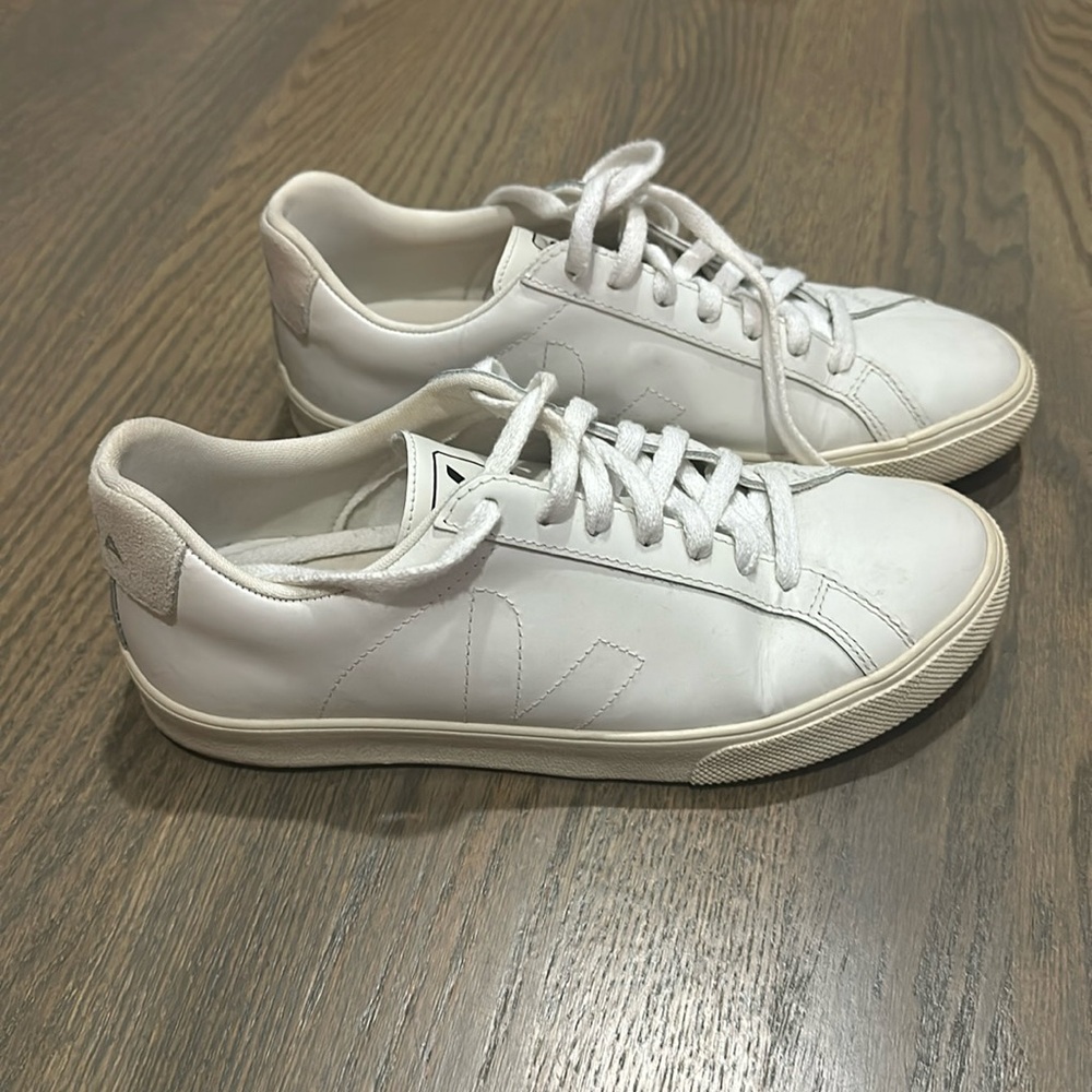 Veja Esplar Leather Sneakers